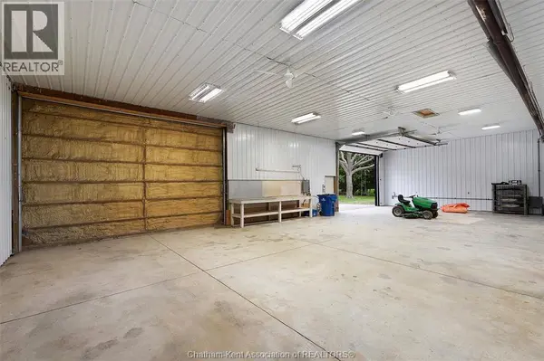 864 MCNAUGHTON AVENUE East, Chatham, ON N7L0E4