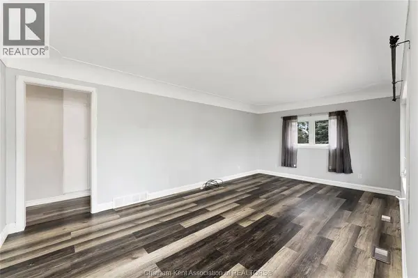 864 MCNAUGHTON AVENUE East, Chatham, ON N7L0E4
