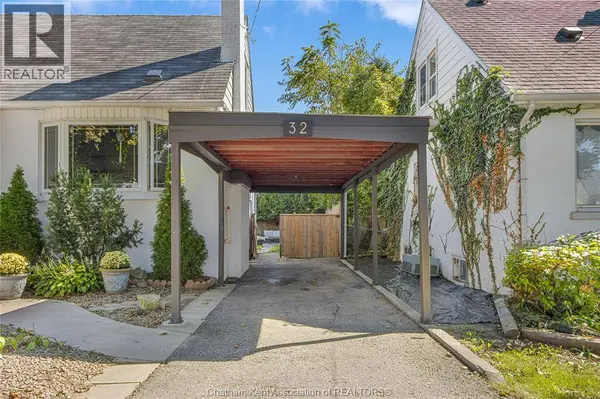 32 KERR AVENUE, Chatham, ON N7M1B7