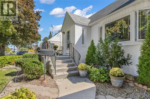 32 KERR AVENUE, Chatham, ON N7M1B7