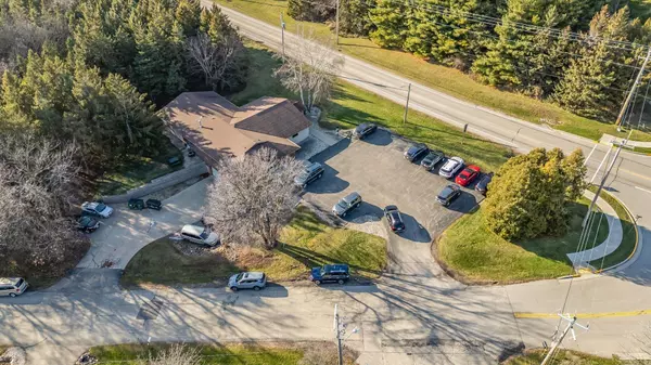 645 HAWTHORNE DR, Omro, WI 54963