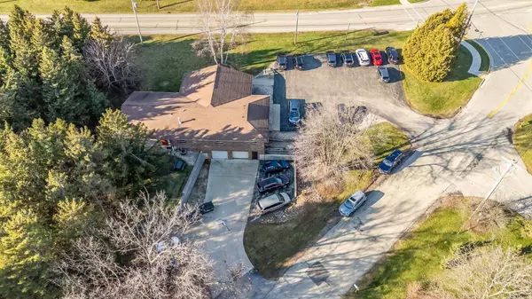 645 HAWTHORNE DR, Omro, WI 54963