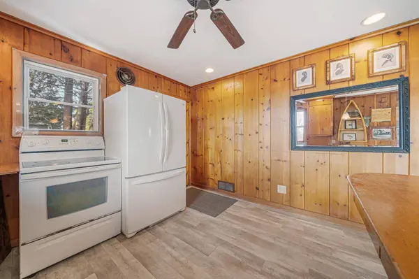 7829 CUT OFF LN, Larsen, WI 54947