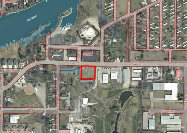 1110 E MAIN ST, Omro, WI 54963