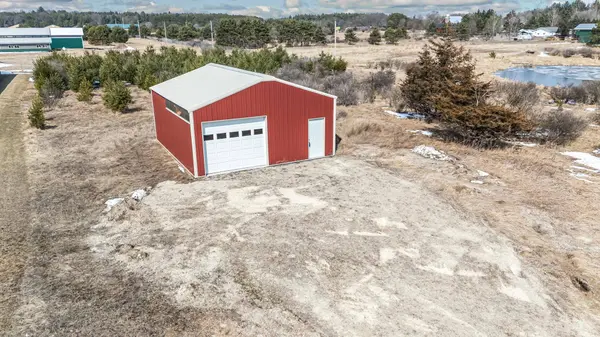 E2030 POLLY RD, Waupaca, WI 54981