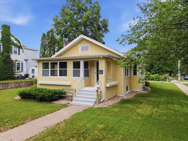 1702 Cass St, La Crosse, WI 54601