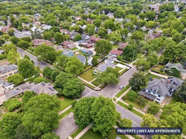 1702 Cass St, La Crosse, WI 54601