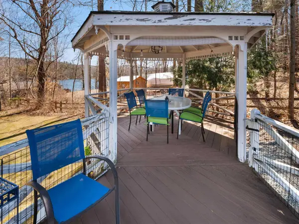 383 Johnson Spooner RD, Castleton, VT 05735