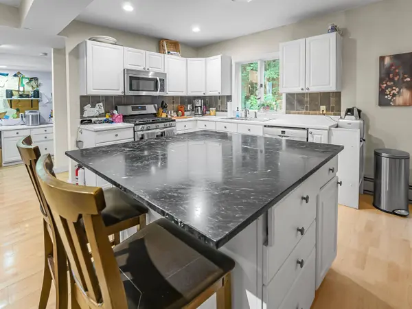 885 Cedar Mountain RD, Castleton, VT 05743