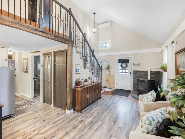 2023 North RD, Sunderland, VT 05250