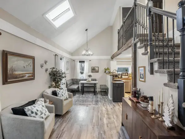 2023 North RD, Sunderland, VT 05250