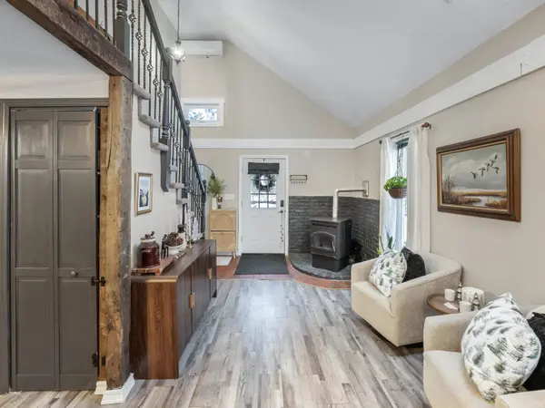 2023 North RD, Sunderland, VT 05250