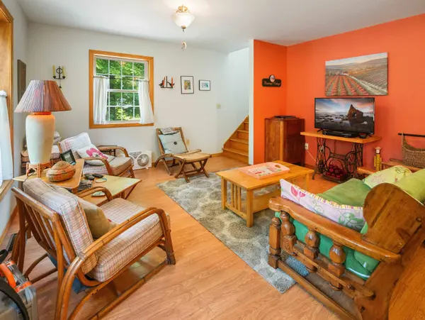 63 Bent RD, Hubbardton, VT 05743