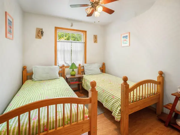 63 Bent RD, Hubbardton, VT 05743