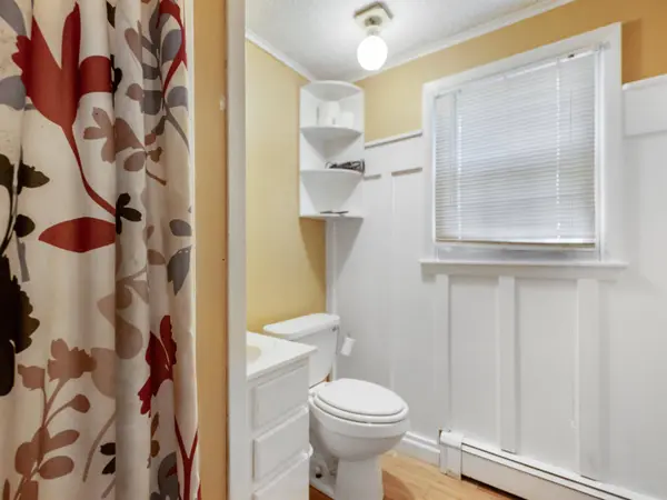 56 Prior DR, Rutland Town, VT 05701