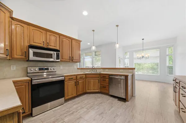 1418 E WoodBrook St, Derby, KS 67037