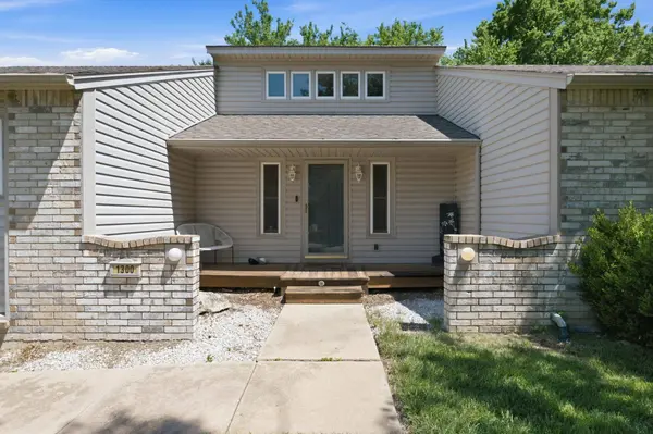 1300 E Cresthill Rd, Derby, KS 67037-2169