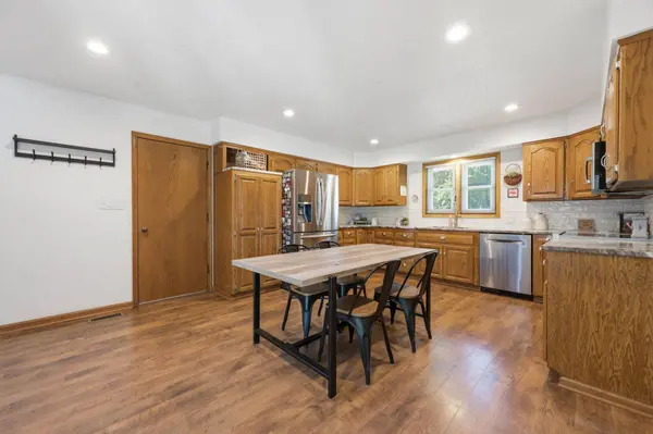 1300 E Cresthill Rd, Derby, KS 67037-2169