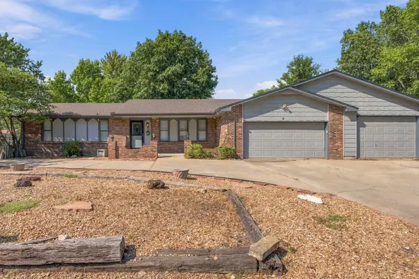 401 N Oak Forest Ln