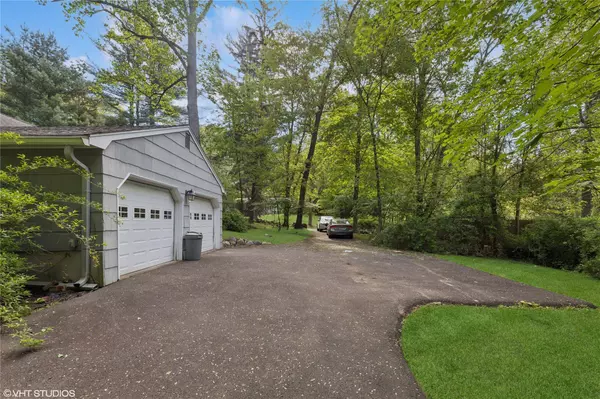 33 Mile RD, Montebello, NY 10901