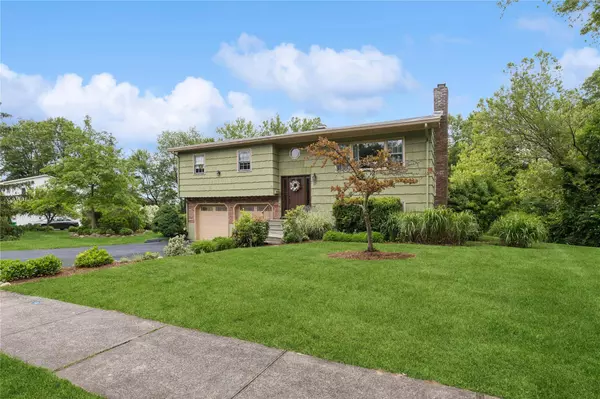 15 Theodore Roosevelt DR, Blauvelt, NY 10913