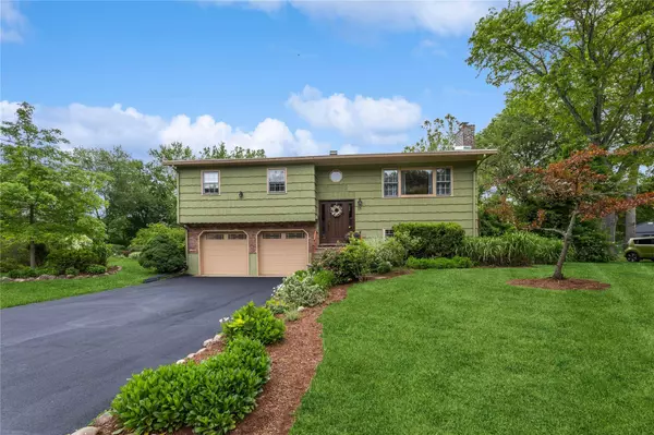 15 Theodore Roosevelt DR, Blauvelt, NY 10913