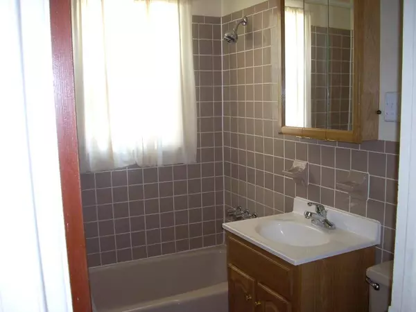 20 Market St, Edison Twp., NJ 08817