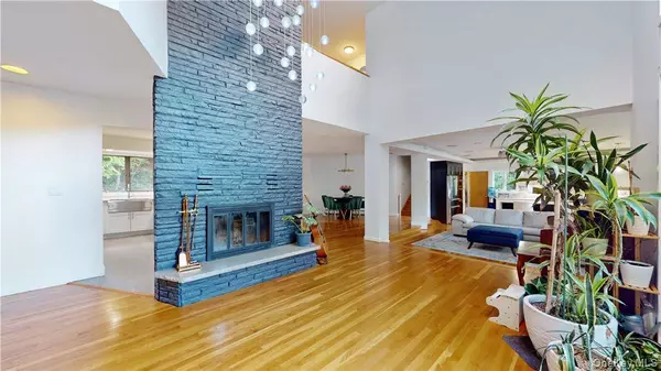 96 Old Pascack RD, Pearl River, NY 10965