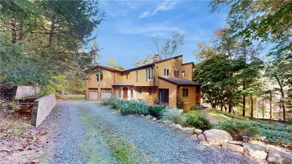 96 Old Pascack RD, Pearl River, NY 10965