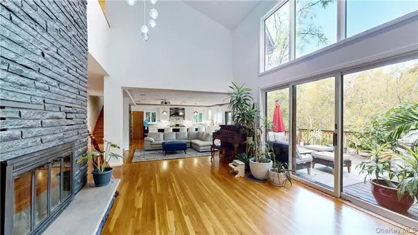 96 Old Pascack RD, Pearl River, NY 10965