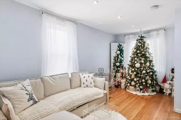 9413 87th ST, Ozone Park, NY 11416