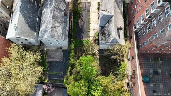 137 Daniel Low Ter, Staten Island, NY 10301