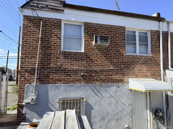 3140 Waterbury AVE, Bronx, NY 10465