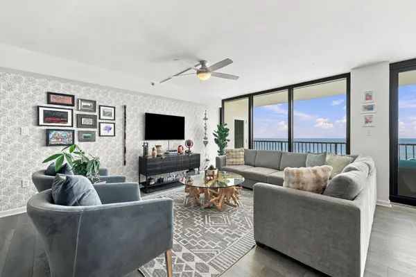 Should I Remove Wallpaper Before Selling My Home in Coastal North Carolina?