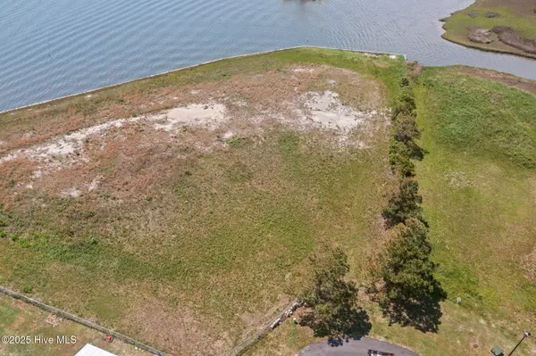 253 Betha ST, Holly Ridge, NC 28445