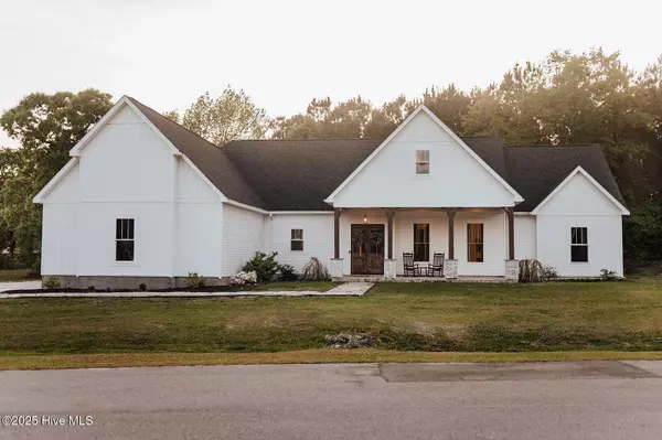 187 Royal Palms WAY, Holly Ridge, NC 28445