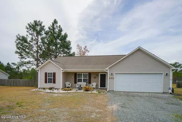 240 Folkstone RD, Holly Ridge, NC 28445