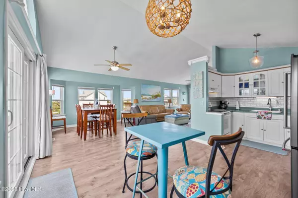 104 Calinda Cay CT, North Topsail Beach, NC 28460