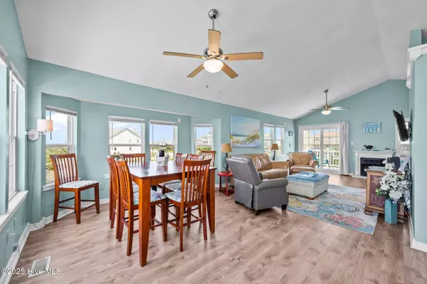 104 Calinda Cay CT, North Topsail Beach, NC 28460