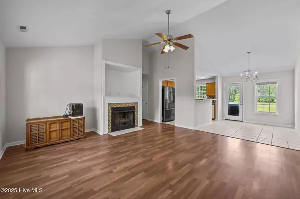 240 Folkstone RD, Holly Ridge, NC 28445