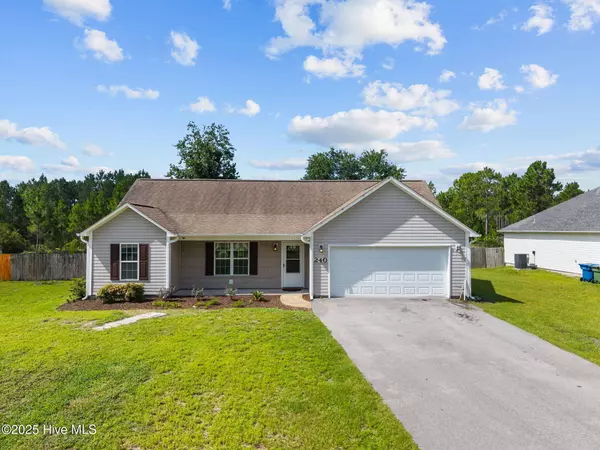 240 Folkstone RD, Holly Ridge, NC 28445