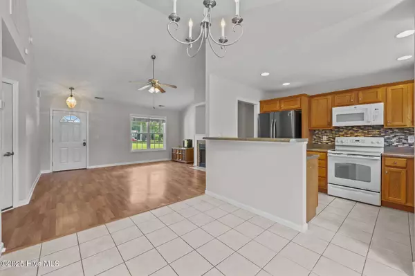 240 Folkstone RD, Holly Ridge, NC 28445