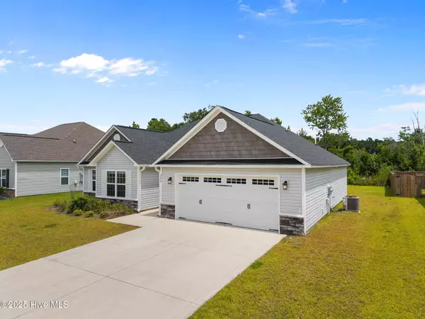 240 Crossroads Store DR, Jacksonville, NC 28546