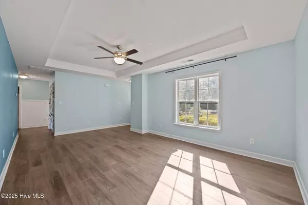 301 Kraft ST, Surf City, NC 28445