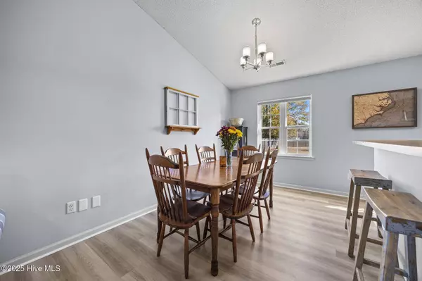 105 Poplar Ridge RD, Jacksonville, NC 28546