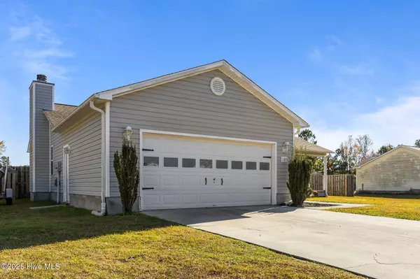 105 Poplar Ridge RD, Jacksonville, NC 28546