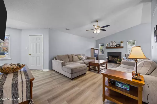 105 Poplar Ridge RD, Jacksonville, NC 28546