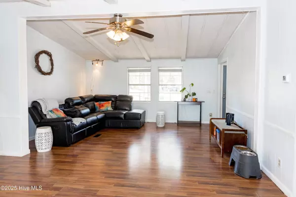 312 Peanut RD, Hampstead, NC 28443