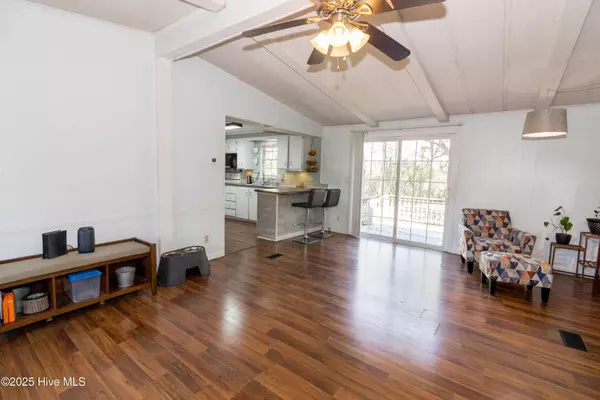 312 Peanut RD, Hampstead, NC 28443