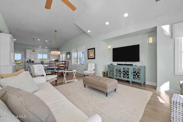 26 Porpoise PL, North Topsail Beach, NC 28460